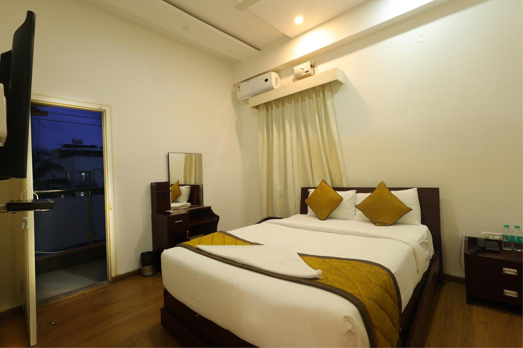 Arcade Inn Suites Bangalore Extérieur photo
