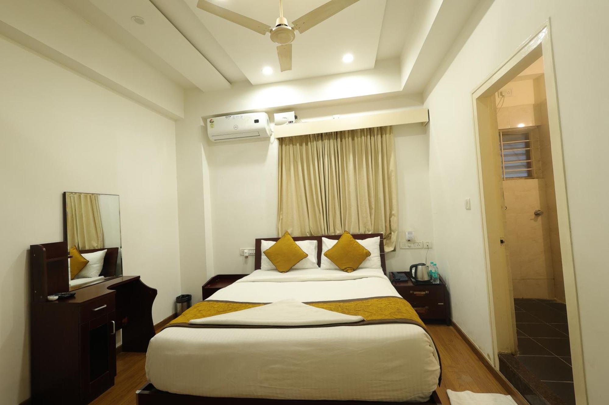 Arcade Inn Suites Bangalore Extérieur photo