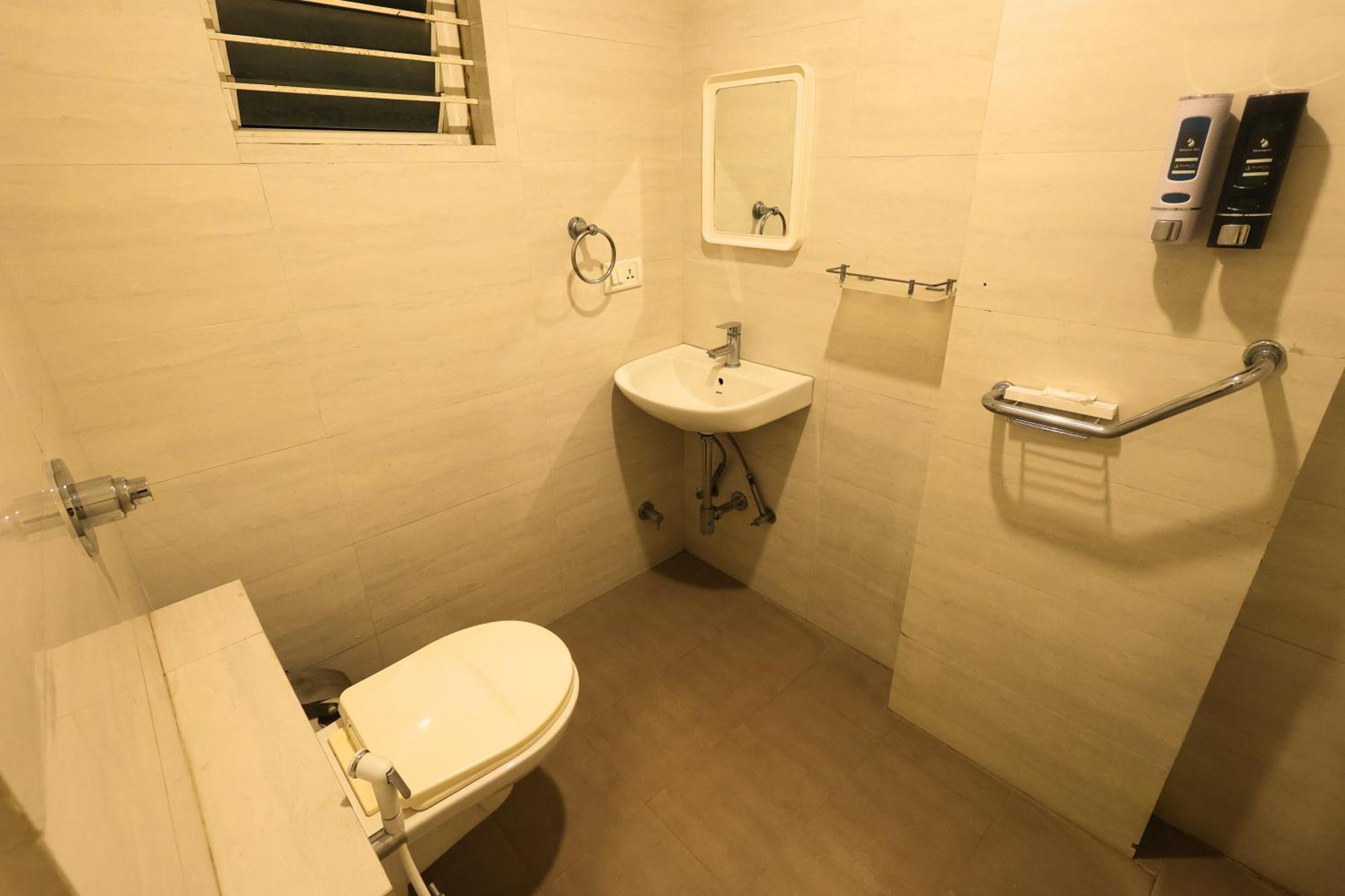 Arcade Inn Suites Bangalore Extérieur photo