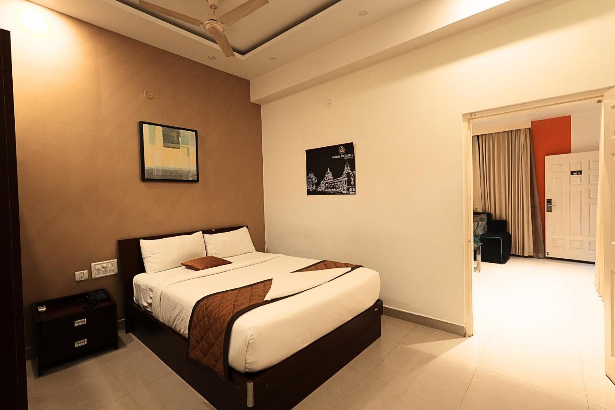 Arcade Inn Suites Bangalore Extérieur photo